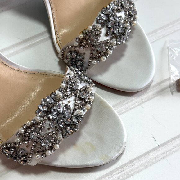 Blue by Betsey Johnson SB Erin Jeweled Ankle Strap Heels Ivory Size 9 - Picture 4 of 7